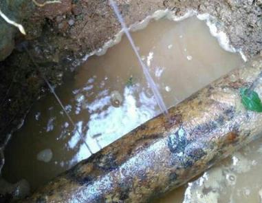 南宫楼顶渗水维修公司分享下地暖漏水的原因及检测方法。